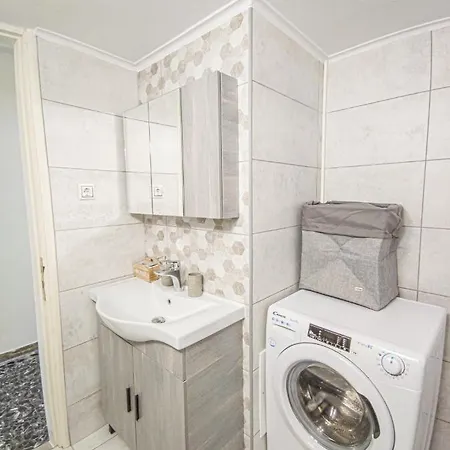 Appartement Fully Renovated Close To The Bus Station And The Center!