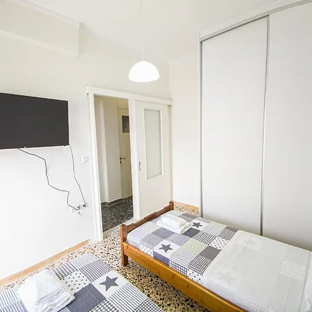 Fully Renovated Close To The Bus Station And The Center! *