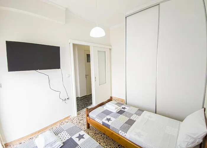 Fully Renovated Close To The Bus Station And The Center! *