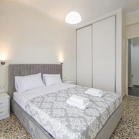 Fully Renovated Close To The Bus Station And The Center! 아파트 *